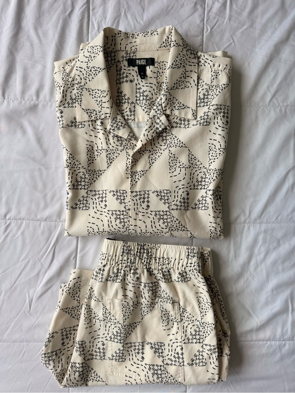 PAIGE Cream and Black Matching Set - Lightweight Top & Shorts size Medium